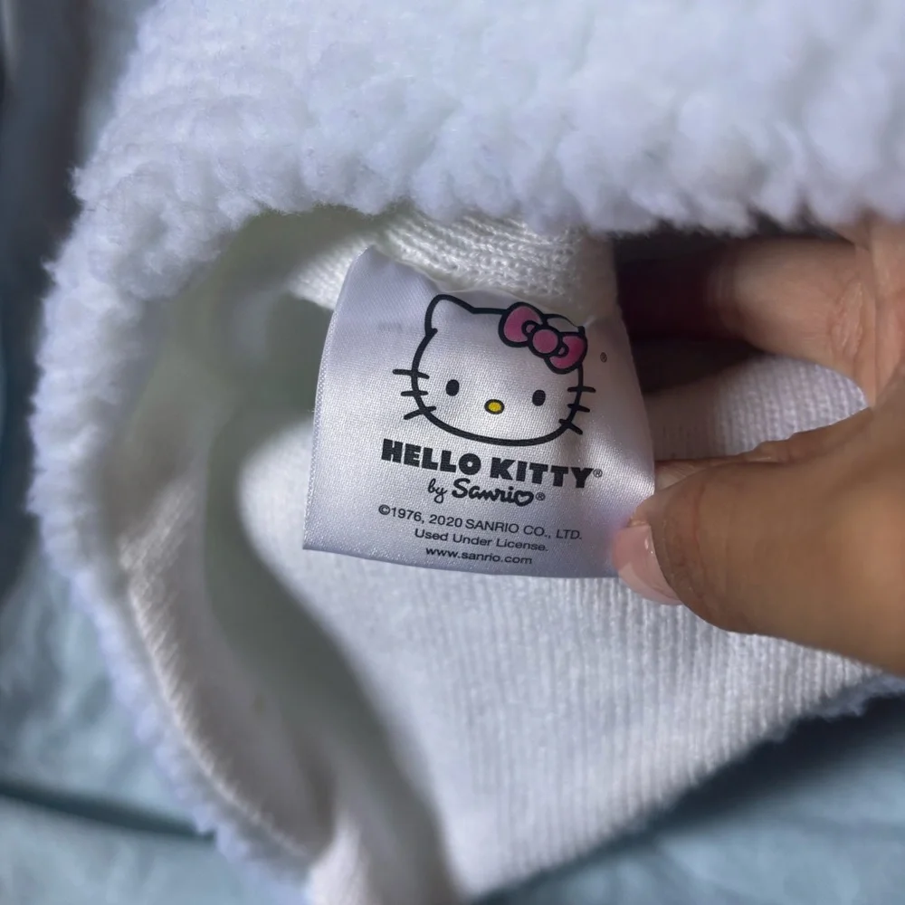 Sanrio Hello Kitty Red and white Bow Beanie Hat Cap Girls Teen Sherpa